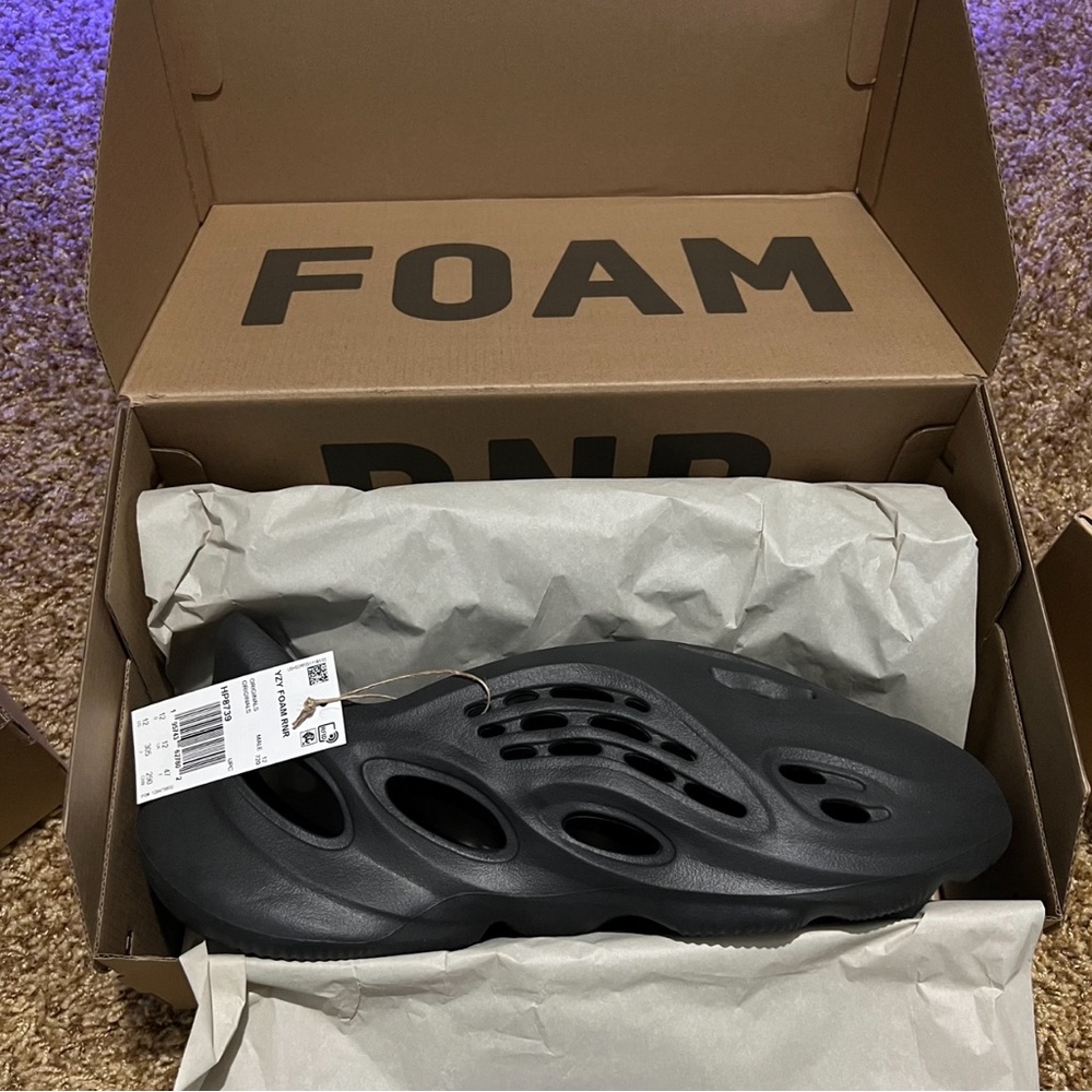 Yeezy Onyx foam runner, size 12